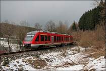 Der n�chste Schnee ist im Anmarsch als der 648 118/618 als RB52 (RB 29284)  VOLMETALBAHN , von L�denscheid nach Dortmund Hbf, die Steigung hinab Richtung Br�gge (Westf) rollt. (24.03.2008)
