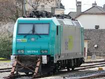 bls Mietlok - E-Lok 185 576-6 abgestellt im Bahnhof von Neuchatel am 06.04.2008