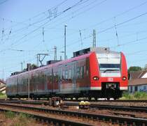 Ein unbekannter 425 als RB2 nach Wagh�usel. Biblis, 18.07.06