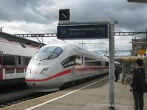 19.04.08; ein ICE 3 (Br 403 035) wird auf den Namen  Konstanz  getauft. Extra daf�r wurde der Bahnhof auf Hochglanz geputzt und der Vorsitzende der DB Regio S�dwest war angerreist. Der ICE wird allerdings nicht auf der KBS 720 verkehren, sein neuer Einsatzort ist noch nicht klar, im Moment ist er auf der R�ckfahrt ins BW nach M�nchen.