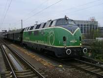 V 200 053 von BE (Brohtal Eisenbahn) mit DPE 92978 am Haken,
im Schub die V 200 116 Ausfahrt Bochum Hbf.,Gleis 7 nach Bochum Dahlhausen.(19.04.2008)