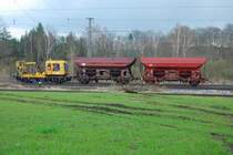 Dieses lustige Trio stand im str�menden Regen an der Strecke Ulm - Augsburg und wartete diverse Zug�berholungen ab.  