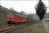 Beim Testen eines  neuen  Fotopunktes zwischen Werdohl und Plettenberg wird die 155 082 mit dem CSQ 60061  AUDI-EXPRESS  nach Ingolstadt Nord abgelichtet. (21.04.2008)
