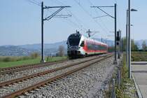 RABe 526 044-3 befindet sich am 27.4.08 zwischen Rapperswil und Pf�ffikon auf der Fahrt Richtung Einsiedeln.