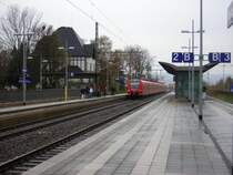 S5, als BR 424 und 425, (Paderborn-)Hameln-Hannover HBF-Hannover Flughafen im Bahnhof Weetzen