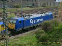 Nahaufnahme von 146 521. Sie stand am 26.04.08 hinter 146 522 abgestellt auf dem Stumpfgleis in Bitterfeld abgestellt.