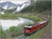 RE1244 mit Ge 4/4 II 618  Berg�n/Bravuogn  zwischen Trin und Versam-Safien. (03.05.2008)