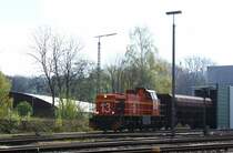 SecoRail 13 angemietet von Railion steht vor der Schotterverladestation in Bad Harrzburg (26.4.2008)