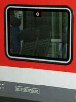 Ein ganz neuer Doppelstockwagenzug (Lackiert am 07.04.2008), der nun auf der Strecke Stuttgart-T�bingen verkehren wird, steht am 29.04.2008 in Stuttgart Hbf.
