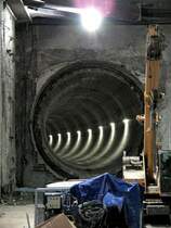 Die Tunnelr�hre des Leipziger Citytunnels an der Station Hauptbahnhof Ri. Wilhelm-Leuschner-Platz, 03.05.08