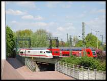 ICE 1 Mit ICE 789 F�hrt In Den Bahnhof Hamburg-Hbf Ein Ziel Ist M�nchen-Hbf.Daneben Steht Der RE.Wartend Zur Einfahrt Um Nach Rostock-Hbf Zufahren 04.05.08