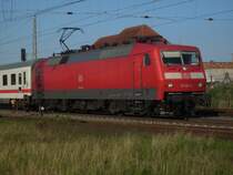 Lok 120 154 mit dem IC 1952 Binz-Berlin S�dkreuz am 04.05.2008 bei der Ausfahrt aus Bergen/R�gen.