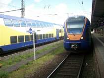 427 004, FLIRT wartet im Bahnhof G�ttingen auf Abfahrt nach Kassel Hbf am Freitag den 2.05.08!