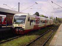 Aufgrund einer Gleis�nderung stehen die RegioShuttle VT 47 + VT xx als Hzl 85933 nach Stockach auf dem, im allt�glichen Betrieb kaum genutzten, Gleis 2 statt 1 in Radolfzell. 02.05.08