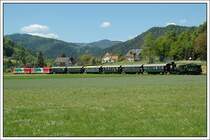 Rückfahrt von der zweiten Pendelfahrt am 12.5.2008 von Übelbach nach Peggau-Deutschfeistritz mit GKB 671 an der Zugspitze und dem ET 14 der STLB kalt am Zugende, aufgenommen in Zitoll.
