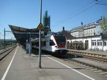 RABe 526 FLIRT steht als  Seehas  zur Abfahrt nach Engen bereit.
Konstanz - 13. Mai 2008