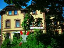 Bahnhofsgeb�ude von Rinteln Nord am 10.5.08