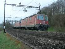 Re 10/10 mit GZ bei Rotkreuz am 09.04.2008
