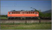 E-Lok 1042 050 f�hrt mit Niederflurwagen von Rottenmann nach Knittelfeld.
14.05.2008