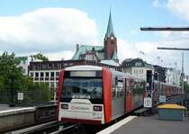Zug 811 U3 nach Berliner Tor am 19.05.2008 in Landungsbr�cken