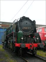 Dampflok 29.013 war am Tag der offenen T�r vor dem Atelier in Kinkempois ausgestellt. Sie geh�rt der SNCB und ist in Schaarbeek beheimatet. 18.05.08