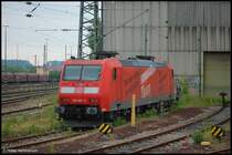 185 001 TRAXX steht am 21.05.08 abgeb�gelt vor dem ehem. BW in Aalen.