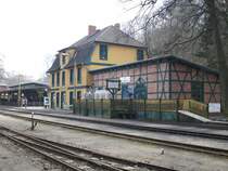 Das Empfangsgeb�ude vom End-und Anfangsbahnhof G�hren am 22.05.2008.