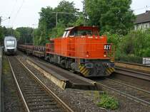 Mak G1206 , RAG 821 mit Leerzug �berquert die Br�cke �ber der
Dorstener Strasse in BO Hamme,links im Bild der ABELLIO Lint
VT 11 002 ,ABR 86642 nach Gelsenkirchen Hbf.(23.05.2008)