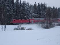 RB 31610 von Neustadt (Schwarzw.) nach Freiburg am 25. M�rz 2008 um 17.44 Uhr im dichten Schneefall zwischen Titisee und Hinterzarten.