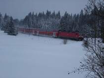 RB 31609 von Freiburg nach Seebrugg zwischen Hinterzarten und Titisee am 25. M�rz 2008 gegen 17.48 Uhr