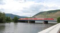Diese Einheit ist auf dem Weg nach Mainz und �berquert gerade die Nahe direkt an ihrer M�ndung in den Rhein. Fronleichnam am 22.05.08