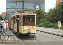 Tw 3802 mit Beiwagen an der Haltestelle Bhf. Alexanderplatz, Themenfahrt 2007