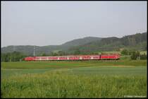 Erneut ist eine Sandwich-Garnitur im Riespendel Aalen - Donauw�rth unterwegs. Hier ist RB 37168 am 29.05.08 auf dem Weg von Donauw�rth nach Aalen und wurde am Km 76,8 der Remsbahn (KBS 786) bei Aalen-Hofen bildlich verewigt.