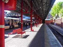 London Marylebone - Bahnsteig 5/6, Blick zum Bahnhofsgeb�ude