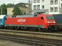 Diese 152 076-6 wartet schon seit einer Stunde auf die Abfahrt.
Grund der Versp�tung sind Bauarbeiten auf der Strecke.