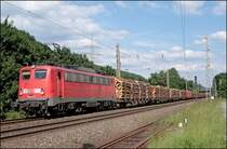 Ein sch�ner Zug f�r die Modellbahn: 140 855 hat in Finnentrop diesen Holzzug �bernommen und wird in zur K�ste bringen. Warscheinlich ist Wismar das Ziel. (05.06.2008)

