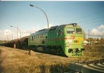 Die damalige WAB-28 Taigatrommel kam im Dezember 2002 mit einem Kieszug aus R�derau in Bergen/R�gen an.Hier steht der Zug bereits an der Ladestra�e zur Entladung.Die WAB-Kiesz�ge sind mit vielen unterschiedlichen Loks gefahren.