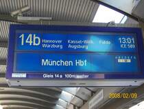 Zugzielanzeiger im Hamburger Hbf f�r den ICE 589 nach M�nchen Hbf. 09.02.08.