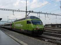 Zufall oder nicht, dass beide EM Fussball Lokomotiven am 12.06.08 in Buchs/SG waren. Die Schweizerlok zieht den Europameisterzug mit dem  Buchser  Magnin nach Z�rich und der Euromotion wartet im GB auf seinen G�terzug.