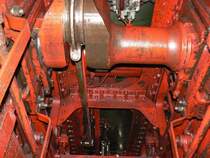 Am 31.05.2008 im Museums-Bw Nossen. Ein Blick  Hinter die Kulissen  oder besser darunter. Innentriebwerk der 18 201