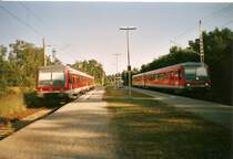 2006 fuhren alle RB-Z�ge zwischen Bergen/R�gen und Binz mit 628 Triebwagen.Dabei kam es immer zur Zugkreuzung in Prora.Hier kreuzt der 628 633(links)nach Binz mit den aus Binz kommenden 928 643(rechts).