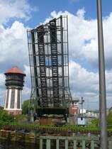 Die oldenburger Hunteklappbr�cke am 1.5.2008. Die Tage dieser Br�cke sind leider gez�hlt, da sie wahrscheinlich bald durch einer h�here Br�cke ersetzt wird.