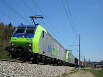 Zwei Re 485 haben mit ihrem GZ am 26.04.2008 auf ihrem Weg in den S�den soeben Roggwil-Wynau passiert.