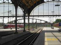 Blick auf die neue Meierbr�cke aus dem L�becker Hbf. Links ein 628er aus L�neburg. 31.05.08.