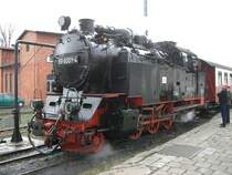 99 6001 wartet in Gernrode/Harz auf Fahrg�ste nach Harzgerode. 2003-11-23.