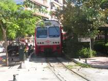 OSE Dieseltriebzug der 6500er Reihe aus Pir�us,am 29.09.04 im Endbahnhof Loutraki (Golf von Korinth)