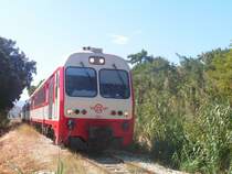 OSE,Der Zug aus Pir�us beim Eintreffen in Loutraki (am Golf von Korinth)29.09.04