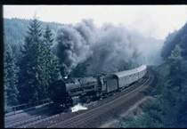 Dampflok 01 qu�lt sich mit Maximal Last die Schiefe Ebene hinauf im Mai 69