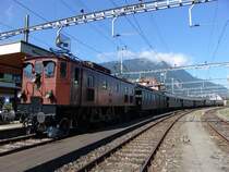 Die Ae 3/6 10439 macht gerade eine Pause im Bahnhof Arth-Goldau