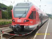 Flirt 427 004/827 004/304/604/427 504 steht am 27.06.2008 als RE 33252 Sassnitz-Lietzow in Sassnitz.